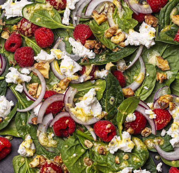Spinach, raspberry and goats’ cheese salad with Dijon vinaigrette