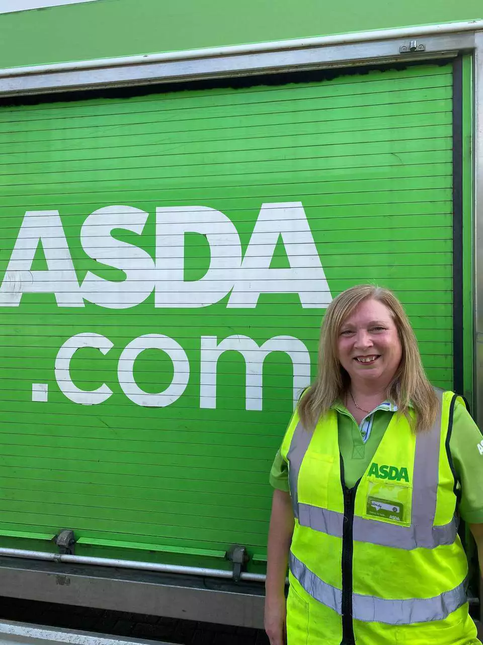 Asda Elgin home shopping driver Wendy marks 25 years with Asda | Asda Elgin