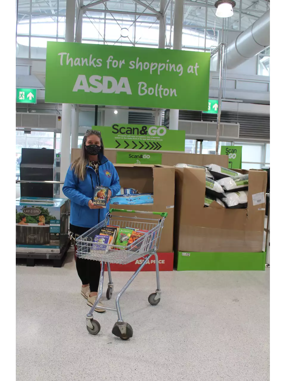 Bolton store donation of books to Gaskell Street Primary school.  | Asda Bolton