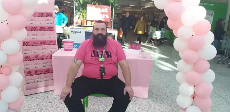 Tickled Pink hero has his beard shaved for the first time in 20 years | Asda Blyth