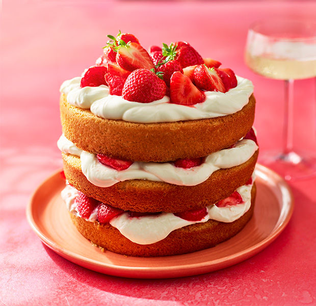 Strawberry and Prosecco layer cake