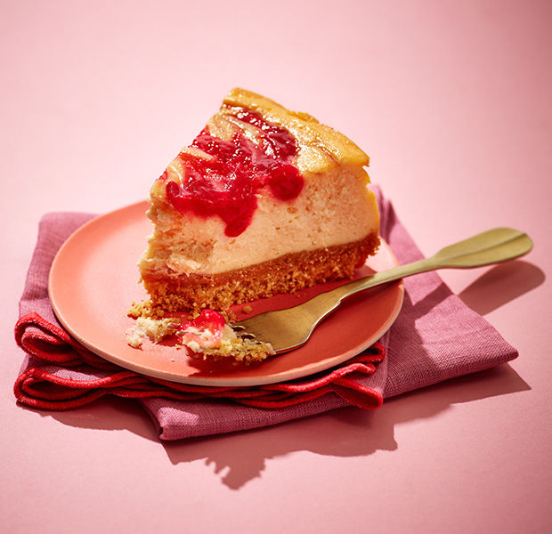 Baked rhubarb and custard cheesecake