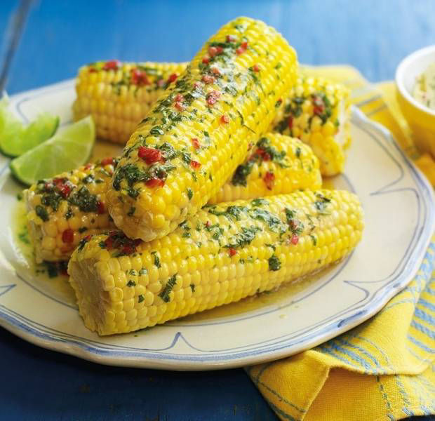 Corn on the cob with spicy butter