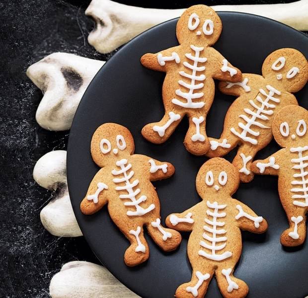 Gingerbread men skeletons