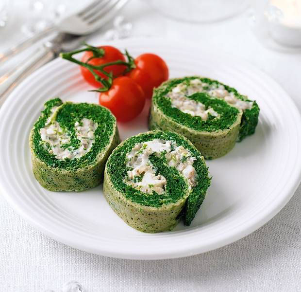 Spinach, mushroom & blue cheese roulade