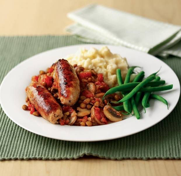 Sausages with braised lentils