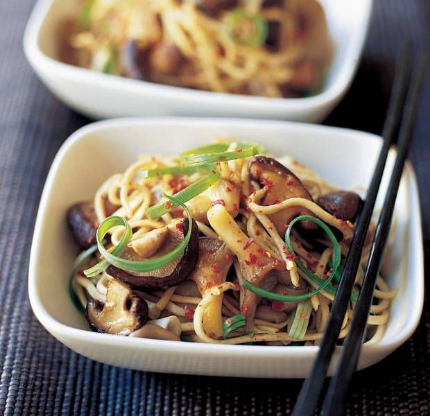 Chinese mushrooms with egg noodles