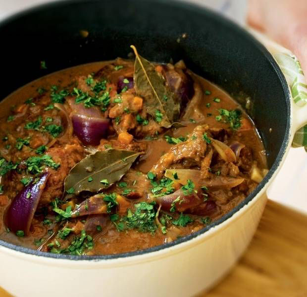 Braised beef in Guinness with caramelised red onions