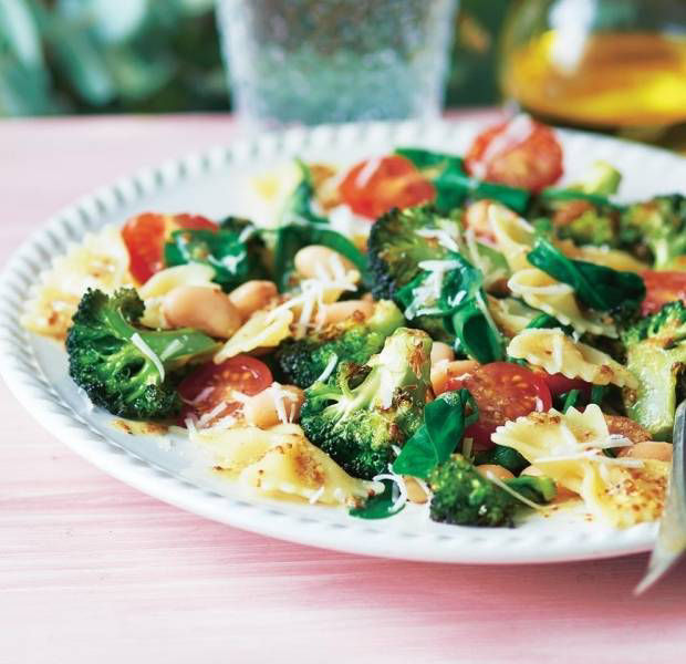 Roasted broccoli pasta salad