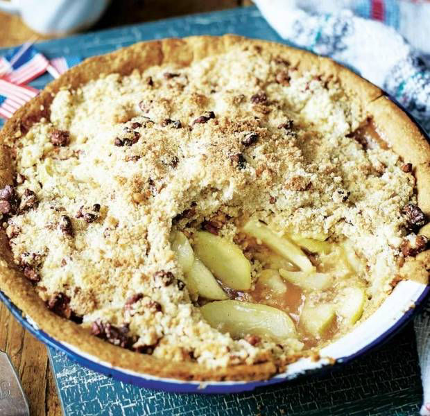 Deep dish apple crumble pie