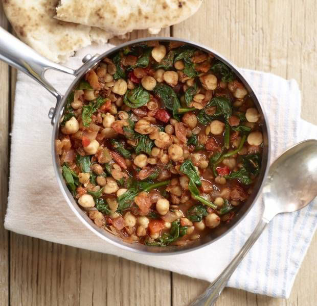 Lentil, chickpea and spinach curry