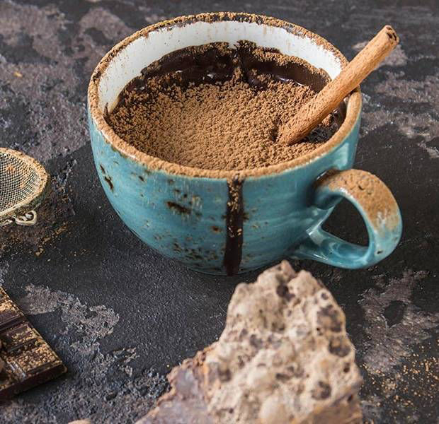 Quick and easy hot chocolate with red wine