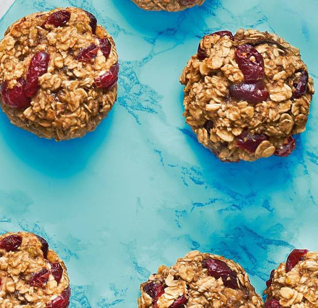Cranberry and oat cookies