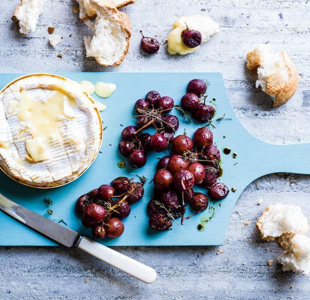 Balsamic grapes with camembert