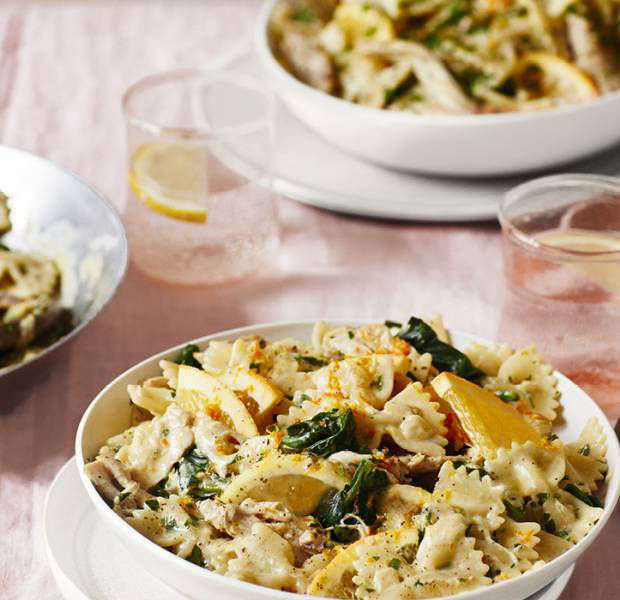 Zesty chicken and spinach pasta