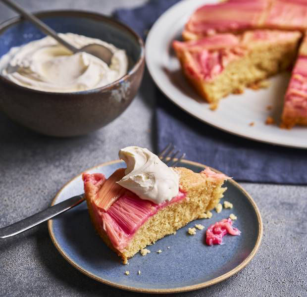 Rhubarb and vanilla upside-down cake