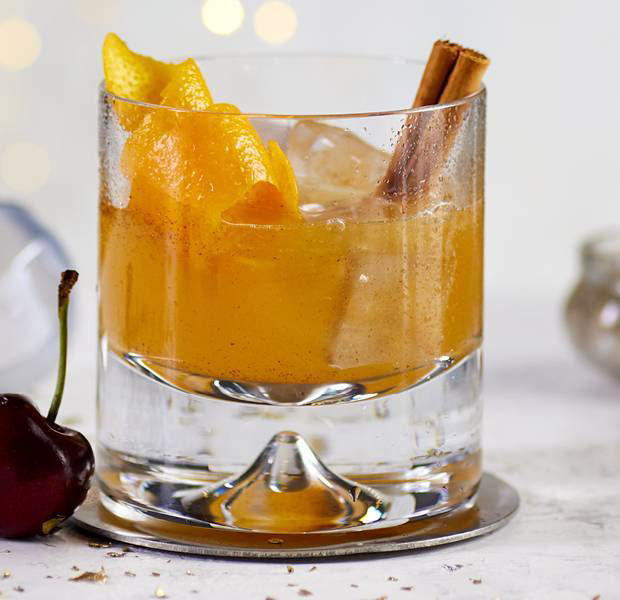 No-alcohol Christmas pudding old fashioned