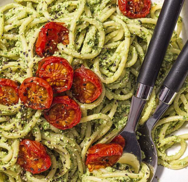 Beat the Budget’s Kale pesto spaghetti with roasted tomatoes