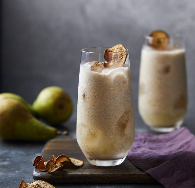 Pear, cinnamon and peanut butter smoothie