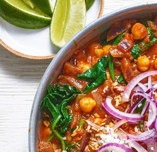 Easy tomato and chickpea curry