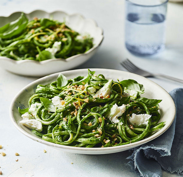 Spinach and mozzarella linguine 
